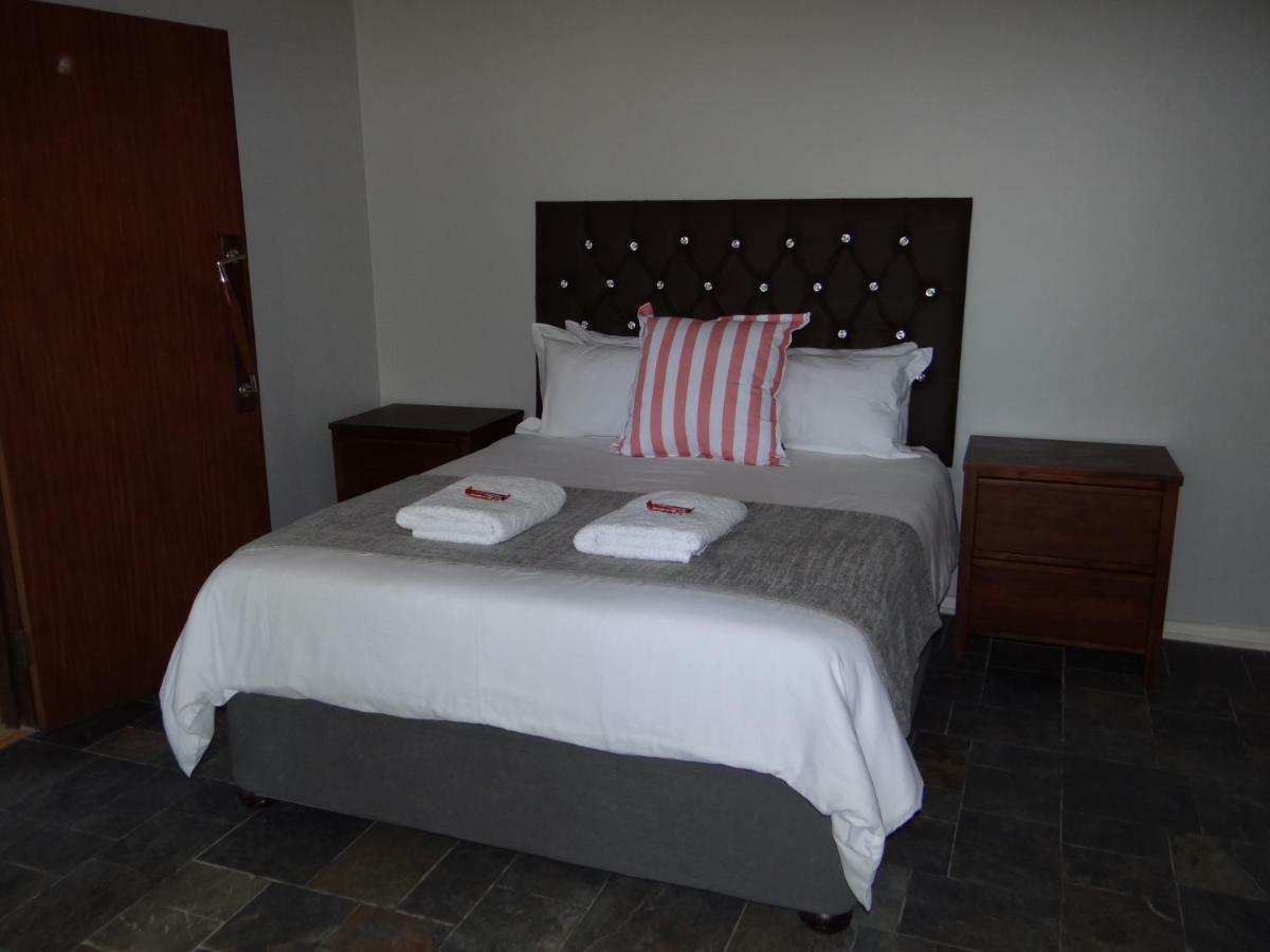 Credo Guest House Bloemfontein Eksteriør billede