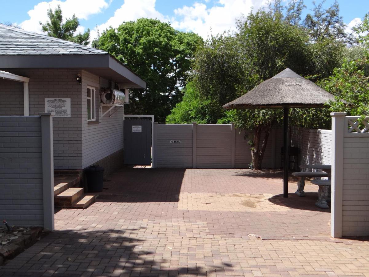 Credo Guest House Bloemfontein Eksteriør billede